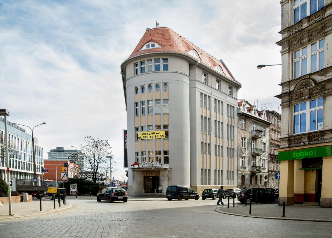 Max Berg Hostel Wroclaw Bagian luar foto